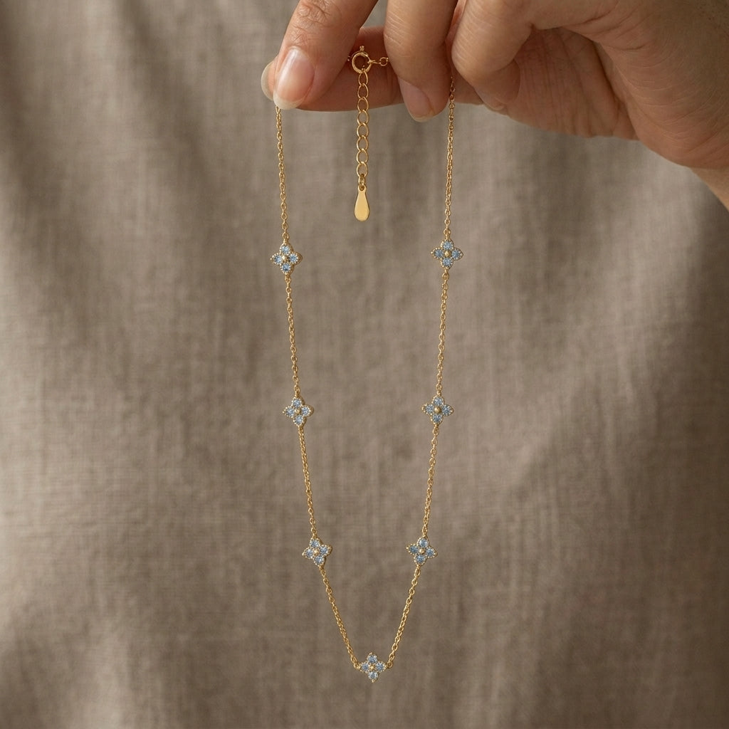 CLOVER GLOW NECKLACE