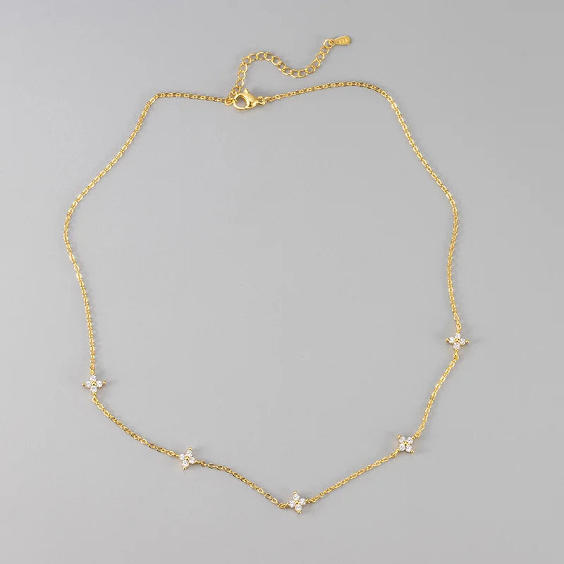 CLOVER GLOW NECKLACE