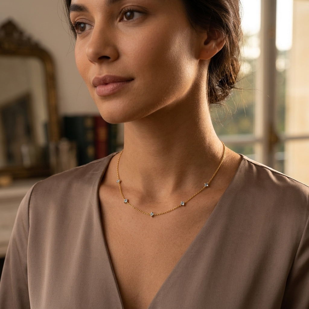 CLOVER GLOW NECKLACE